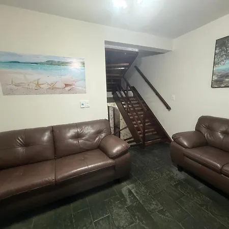 TRIPLEX piscina churrasqueira lava e seca Wi-Fi e 2 TVs em Condomínio com 90m2 no centro de Ubatuba-3